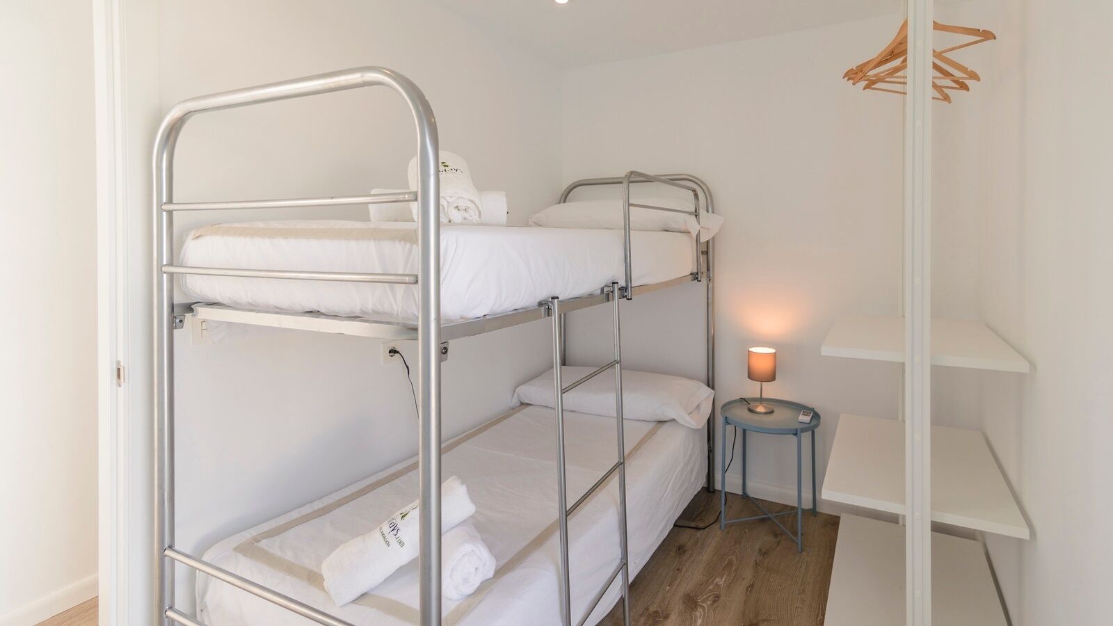 3 bedrooms, travel crib, WiFi