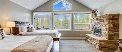 4 dormitorios, tabla de planchar con plancha, wifi gratis y ropa de cama