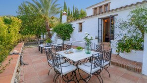 Outdoor dining - Ventorro del Herrero  Gaucín by Ruralidays (Málaga)