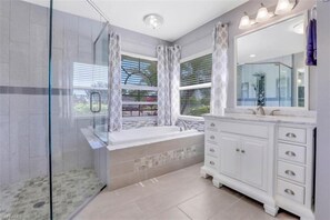 House (Coral Paradise) | Bathroom - Coral Paradise (Cape Coral)