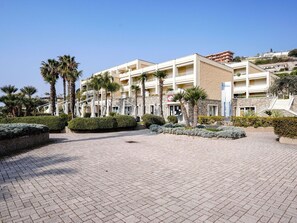 Exterior - Cosy apartment for 2 people with A/C, WIFI, TV and pets allowed (Santo Stefano Al Mare)