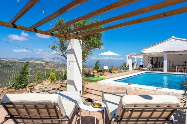 Finca Águilar Colmenar by Ruralidays