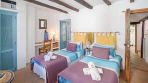 2 bedrooms, iron/ironing board, travel cot, WiFi