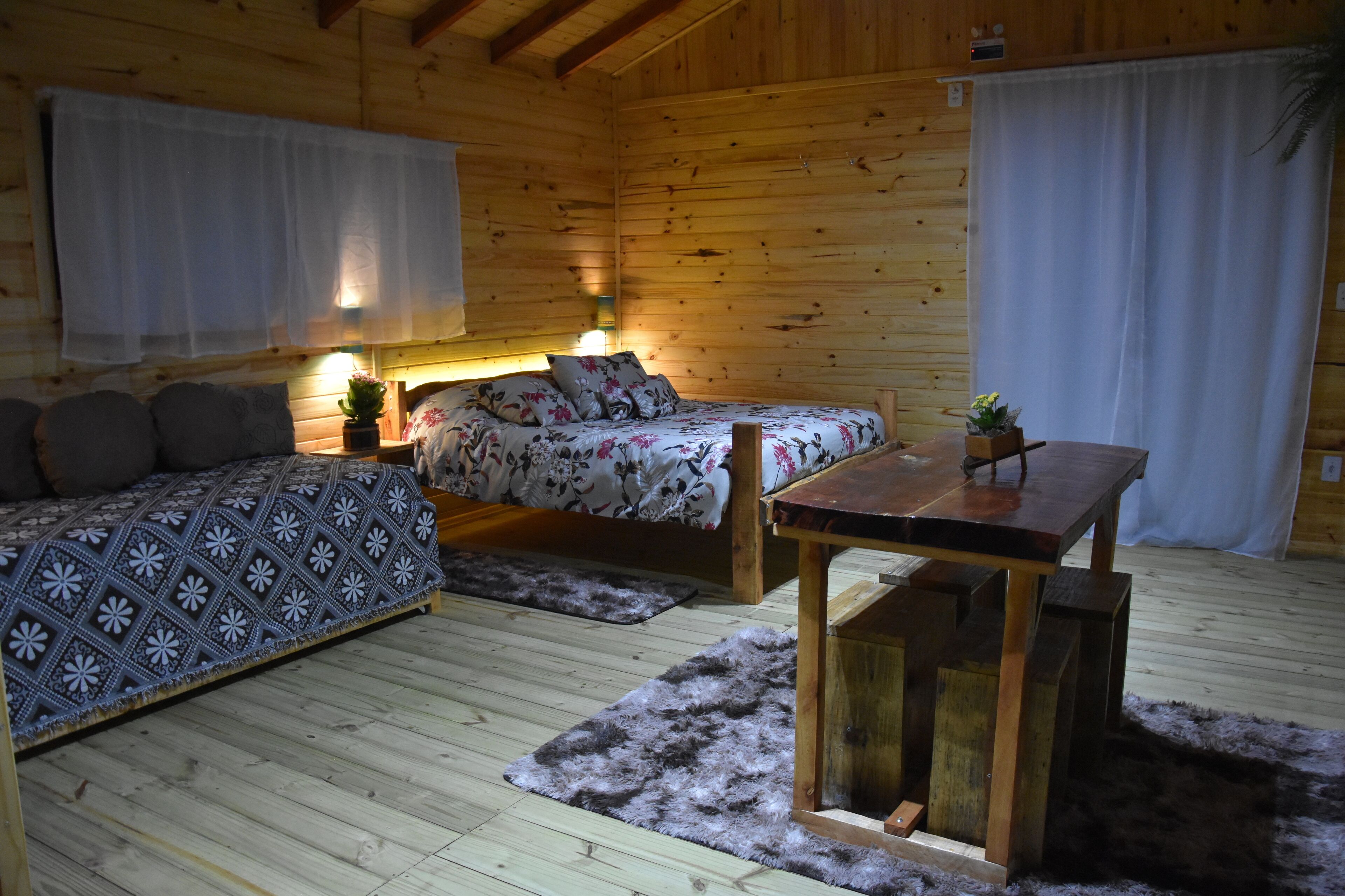 1 quarto, Wi-Fi de cortesia, roupa de cama