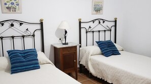 4 Schlafzimmer, Bügeleisen/Bügelbrett, Reisekinderbett