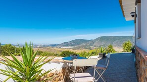 屋外ダイニングエリア