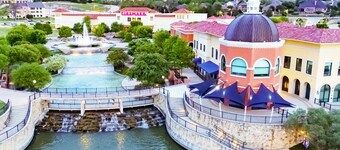 Pet-Friendly & Perfect! Jetted Tub, Patio, Ping Pong, Pac-Man