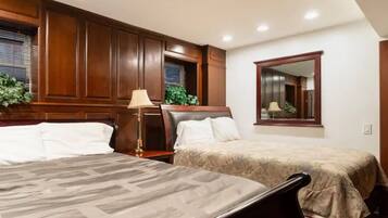 4 bedrooms, iron/ironing board, travel crib, free WiFi