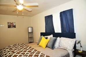 4 bedrooms, WiFi, wheelchair access - S1 - Enchanted Getaway ☀ Near River + Rec Area❣ (Carlsbad)