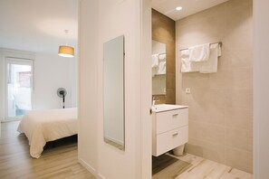 2 habitaciones, tabla de planchar con plancha y wifi gratis 