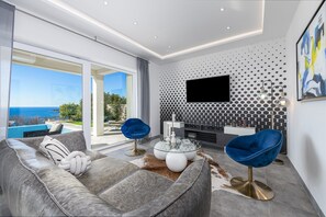 Smart TV, stereo