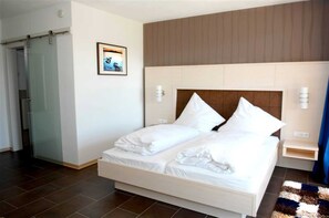 1 bedroom, in-room safe, WiFi, bed sheets