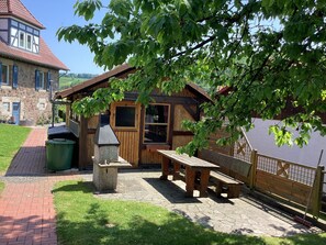 Outdoor dining - Zimmer 4 - Pension Hesselbein (Waldeck)