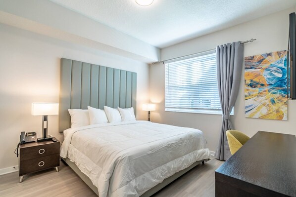 3 slaapkamers, een strijkplank/strijkijzer, gratis wifi, beddengoed