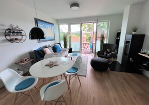 Télévision, cheminée