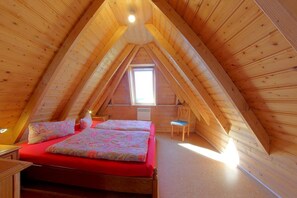 3 bedrooms, in-room safe, travel crib, WiFi