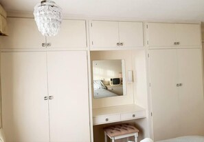 3 quartos, ferros/tábuas de passar roupa, berço de viagem, Wi-Fi