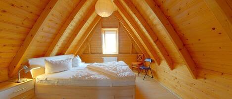 2 makuuhuonetta, vauvan matkasänky, Wi-Fi