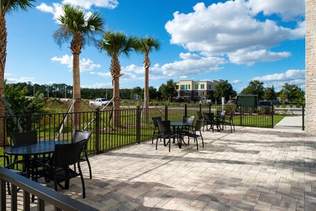Holiday Inn Express Orlando South Park, an ihg hotel - Image 2