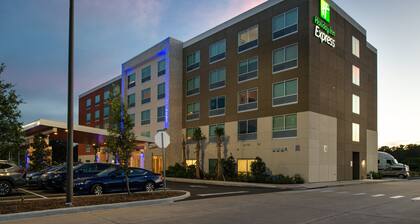 Holiday Inn Express Orlando – South Park by IHG