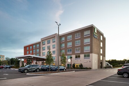Holiday Inn Express Orlando South Park, an ihg hotel - Image 13