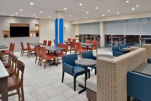 Free daily continental breakfast  - Holiday Inn Express Orlando – South Park by IHG (Orlando)