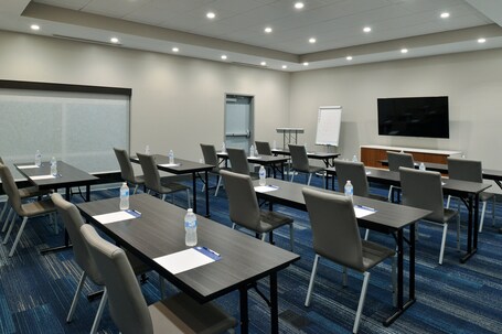 Holiday Inn Express Orlando South Park, an ihg hotel - Image 27