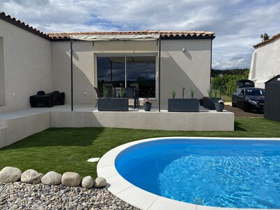 New construction 2021 : 6-person villa with private pool and air conditioning