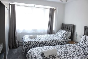 2 Schlafzimmer, Bügeleisen/Bügelbrett, Reisekinderbett, WLAN