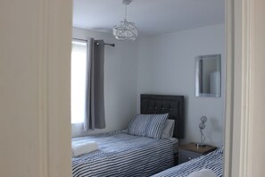 2 Schlafzimmer, Bügeleisen/Bügelbrett, Reisekinderbett, WLAN