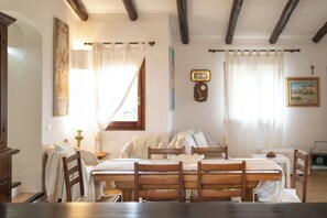 Dining - Charming "Villa Vista Mare Santa Teresa" in the Green with Sea View, Garden & Terrace (Santa Teresa di Gallura)