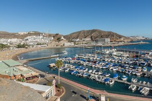 Marina - Holiday Apartment ‘Sweet Home’ with Air Conditioning, Terrace & Shared Pool (Puerto Rico)