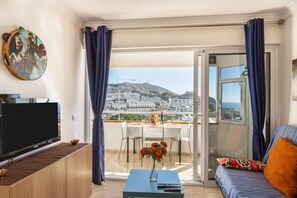 TV - Holiday Apartment ‘Sweet Home’ with Air Conditioning, Terrace & Shared Pool (Puerto Rico)