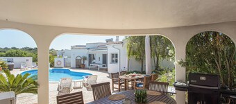 Villa Sagres with Mountain View, Pool & Wi-Fi