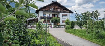 Ferienwohnung "Mutspitz Leilichhof" mit Bergblick, WLAN, Balkon & Garten