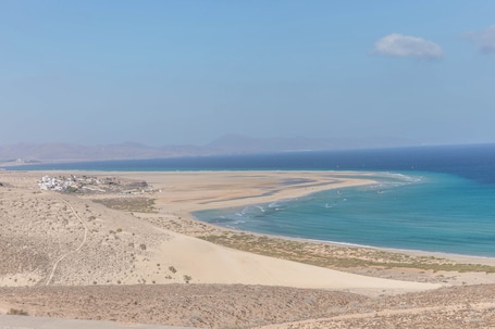 Beach nearby. Cozy Apartment "Las Playitas" near the Beach with Wi-Fi & Terrace