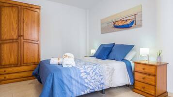 1 chambre, fer et planche à repasser, Wi-Fi gratuit, draps fournis