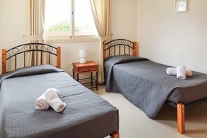 3 soveværelser, pengeskab på værelset, strygejern/strygebræt