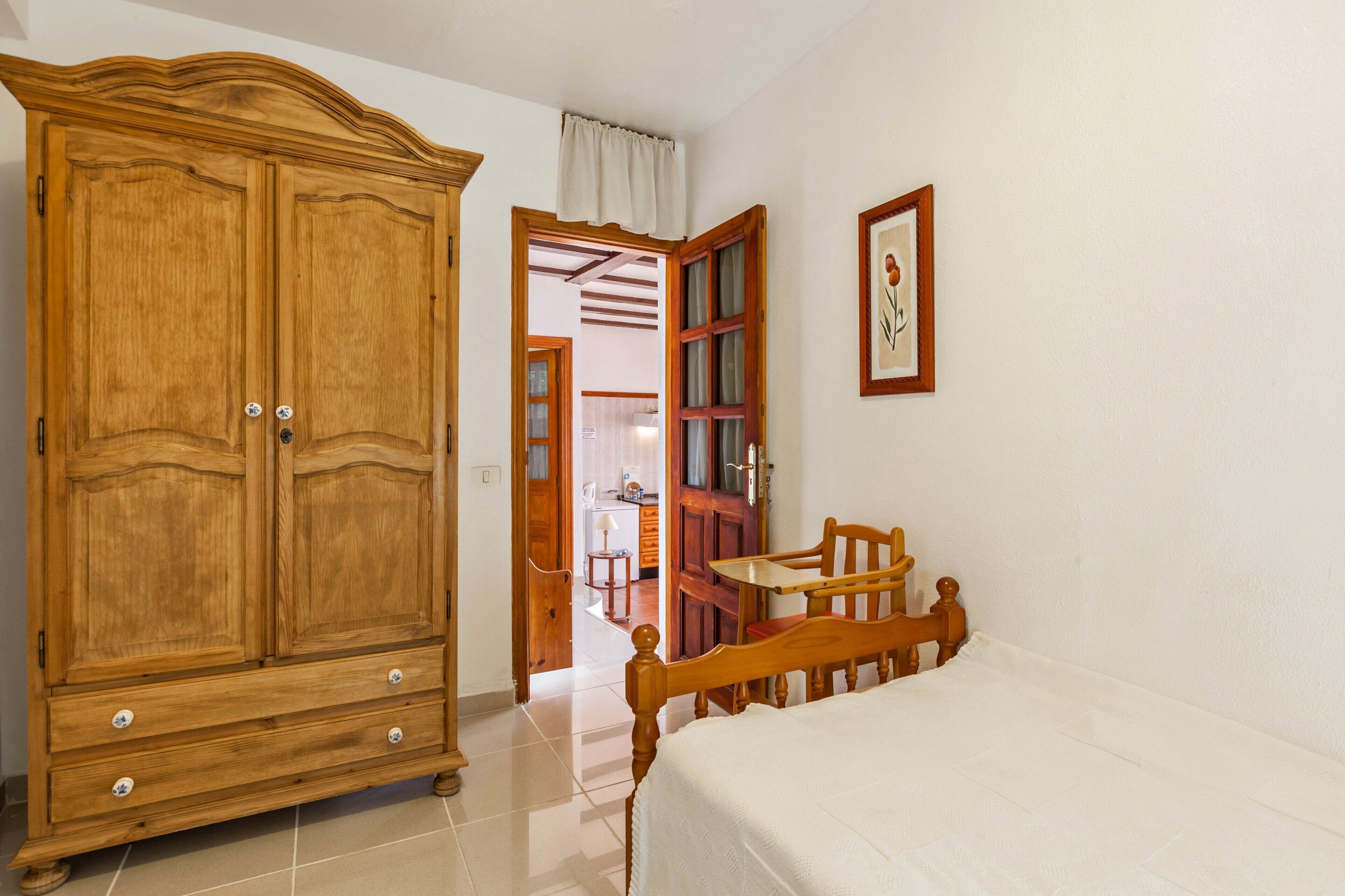 2 dormitorios, tabla de planchar con plancha, wifi gratis y ropa de cama