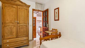 2 dormitorios, tabla de planchar con plancha, wifi gratis y ropa de cama
