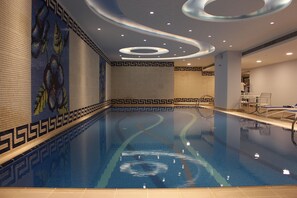 Una piscina techada