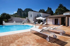 Pool - Apartment 'Casa Il Gelsomino San Pantaleo' with Shared Pool, Wi-Fi and Air Conditioning (Olbia)
