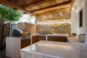 Terrace/patio - Apartment 'Casa Il Gelsomino San Pantaleo' with Shared Pool, Wi-Fi and Air Conditioning (Olbia)