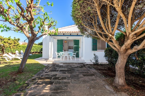Charmantes Ferienhaus "Villa Goyo" in Meeresnähe mit Klimaanlage, WLAN, Terrasse und Garten