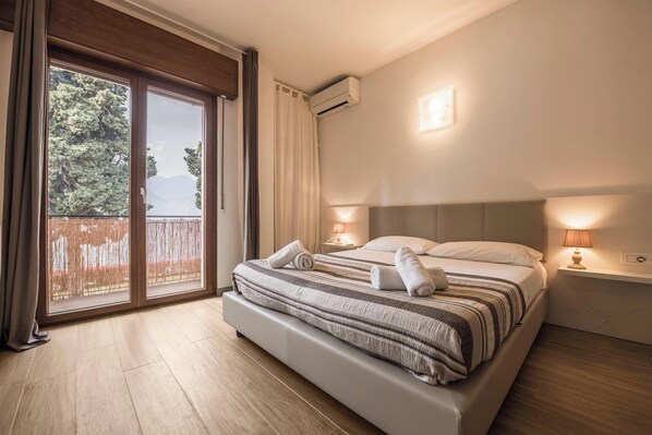 1 dormitori, planxa i posts de planxar, wifi gratuïta i roba de llit