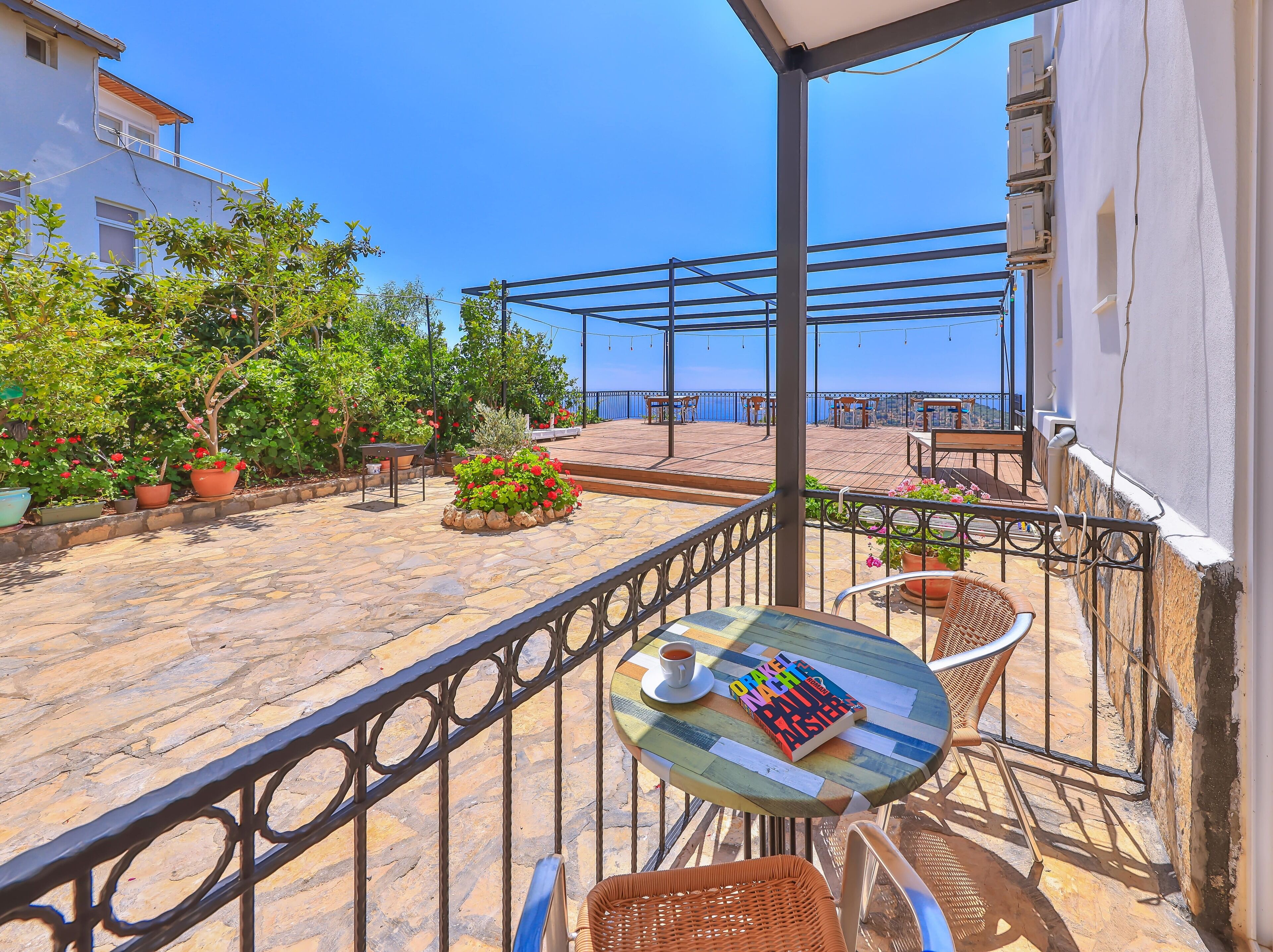 economy twin room | balcony view