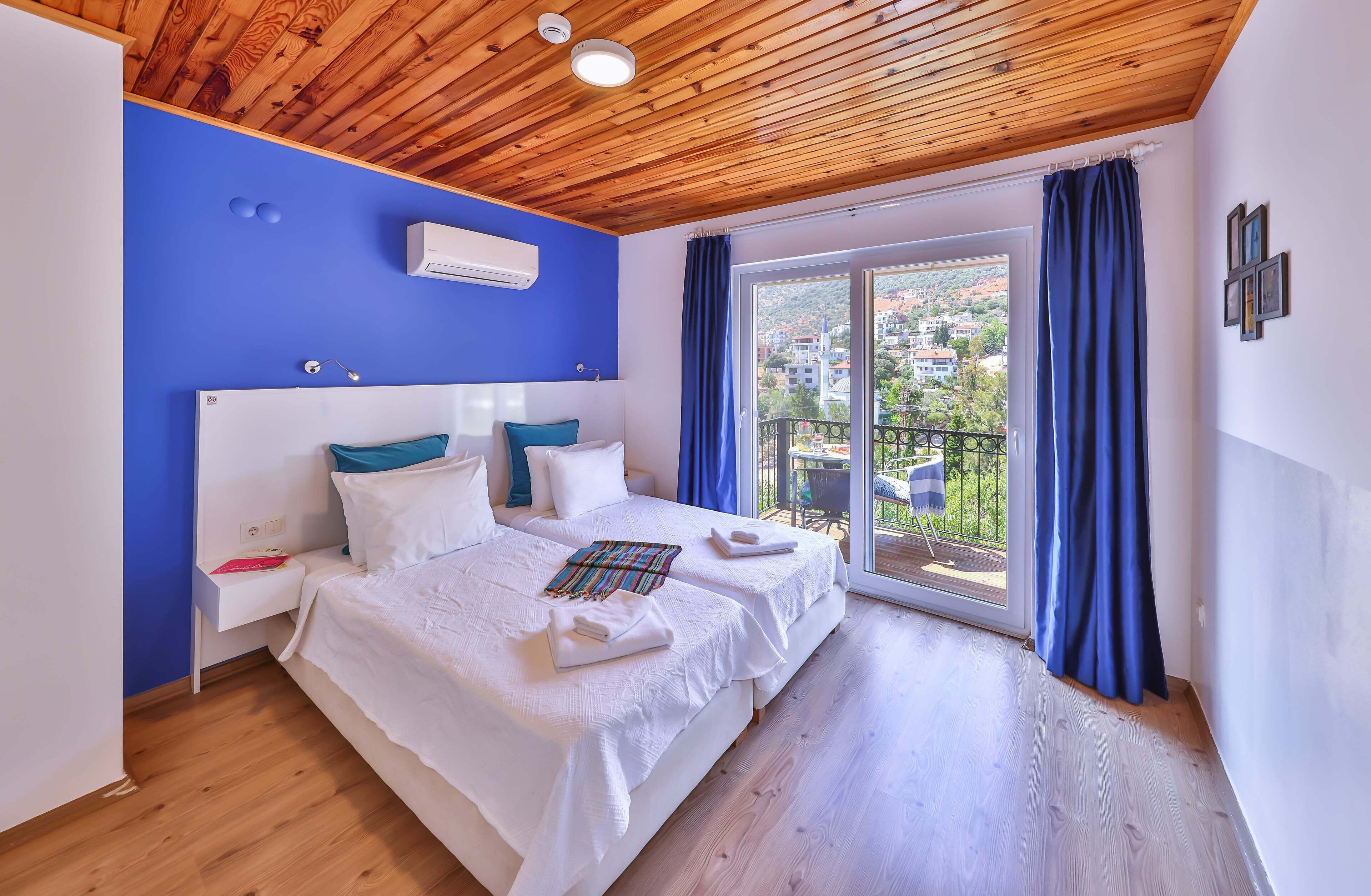 standard twin room | 1 bedroom, in-room safe, blackout curtains, free wifi