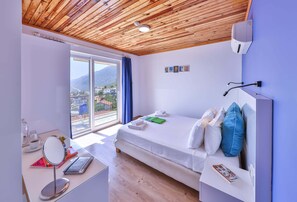 Habitación doble Deluxe | Caja de seguridad en la habitación, cortinas blackout y wifi gratis 