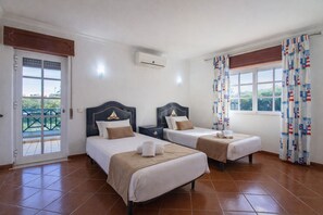 4 camere, ferro/asse da stiro, Wi-Fi gratuito, lenzuola