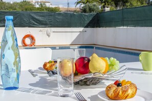 Pool - Villa Pacheco | 4 Bedrooms | Easy Walking to the Beach | Olhos de Água (Albufeira)